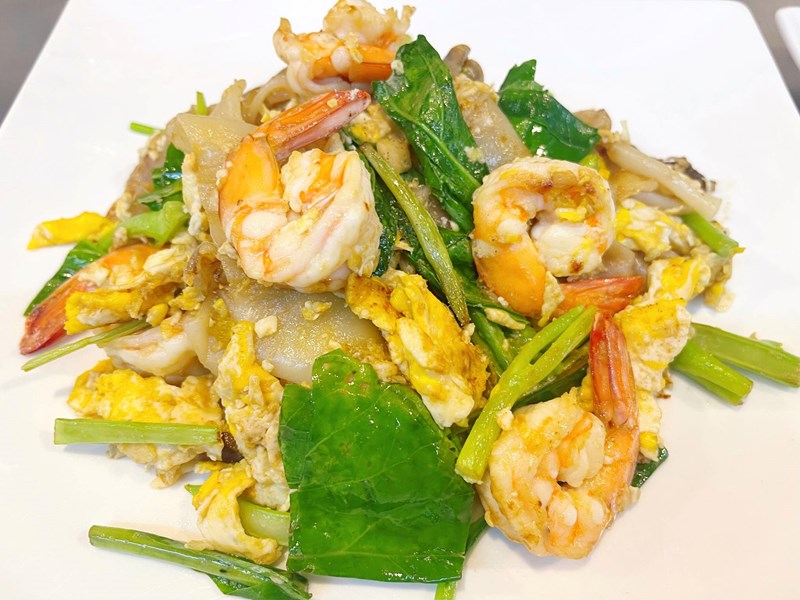 Fried Noodle in Soy Sauce with Prawn
