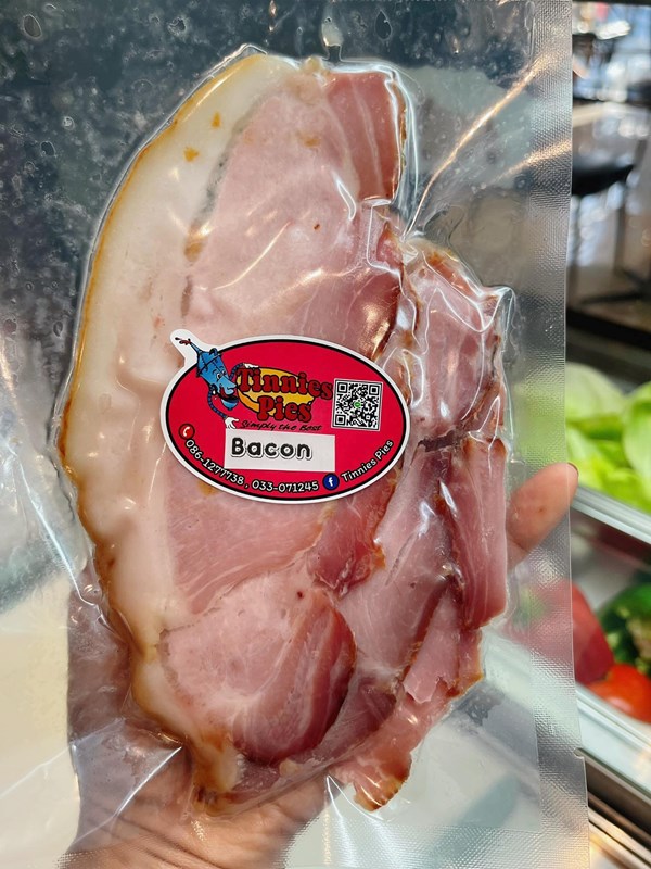 Tinnies gourmet pie Café